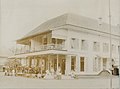 Collectie NMvWereldculturen, TM-30011729, Foto- Overzicht van Hotel des Indes, 1902-1905.jpg