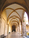 Convent carme claustre gotic.jpg