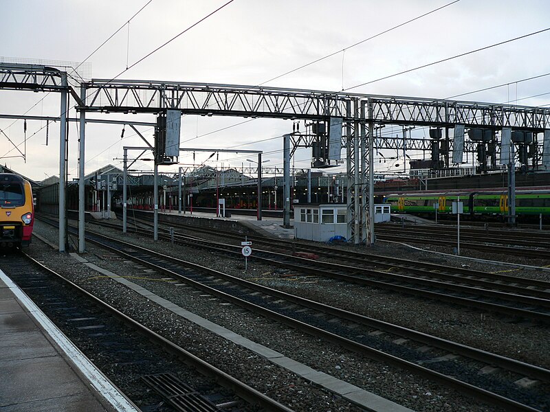 File:Crewe railway station viewed from platform 12 - 02.jpg