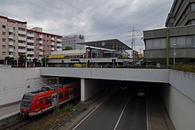 DBAG Class 423 at station Schwalbach (Limes) DSC09438 S-Bahn-Station Schwalbach Limes.jpg