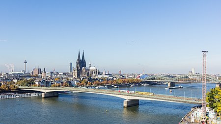 Deutzer Brücke und Kölner Dom 4095