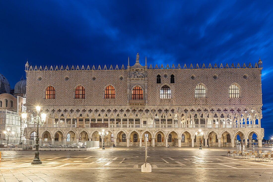 File:Doge's Palace (Venice) at night 2023-msu-2023-0I9A6405-.jpg