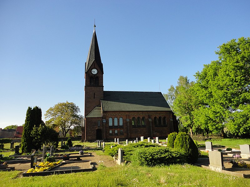 File:Dorfkirche Schulzendorf (Sonnenberg) S 2015.JPG