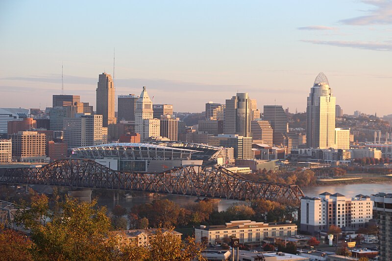 File:Downtown Cincinnati and Covington.jpg