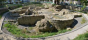 A bezistani bazilika romjai a keleti tájolású apszis felől (2013)