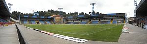 Panoramablick in den Innenraum des Estadio Huachipato-CAP Acero im April 2011