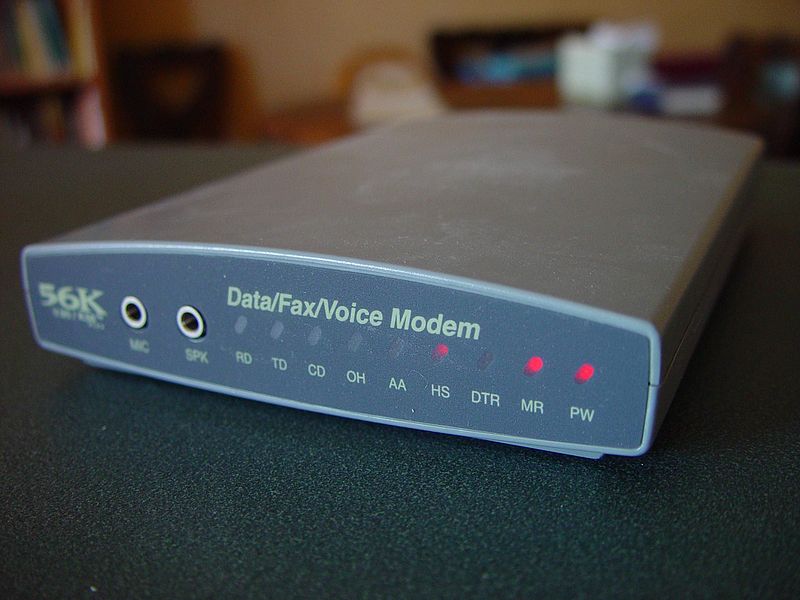 ファイル:External rs232 serial dialup fax modem.jpg