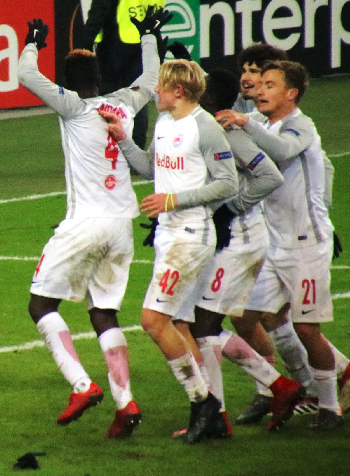 File:FC Salzburg vs.Real Sociedad San Sebastian (22. Februar 2018, EL Sechzehntelfinale) 30.jpg ...