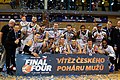 Sestava ČEZ Basketball Nymburk při výhře Českého basketbalového poháru (Nový Jičín, 2019)