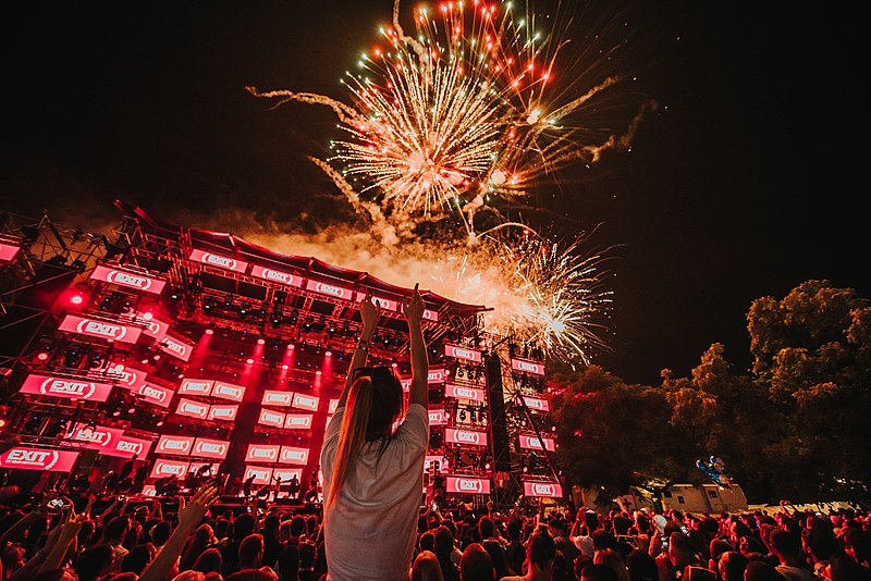 File:Fireworks at EXIT Festival 2018.jpg