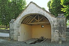 Fichier:Fontaines-en-Duesmois_FR21_lavoir_IMG2235.jpg