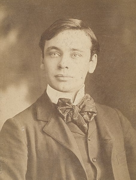 File:Frank A. Nankivell, artist, ca. 1890 (cropped).jpg