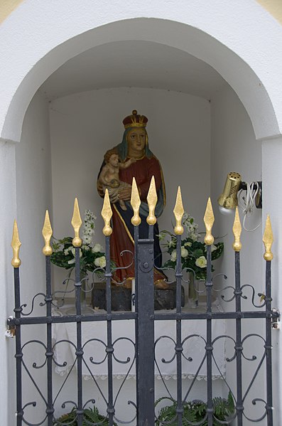 File:Frankenau-Marienkapelle innen.jpg