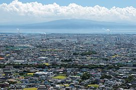 北西から達磨火山のシルエット。