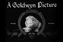 Второй логотип, известен только по фильму «Что случилось с Розой» 1920 года. Вместо живого льва используется изображение, название компании помещено сверху.