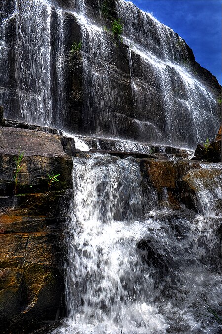 Tập_tin:Gougah_Waterfall_1.jpg