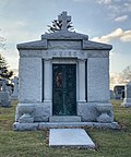 Thumbnail for File:Grave of Hymie Weiss (1898–1926) at Mount Carmel Cemetery, Hillside, IL 1.jpg