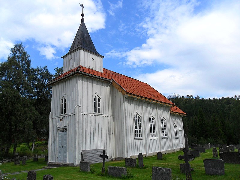File:Høydalsmo kirke, Tokke kommune, Teleamr.jpg