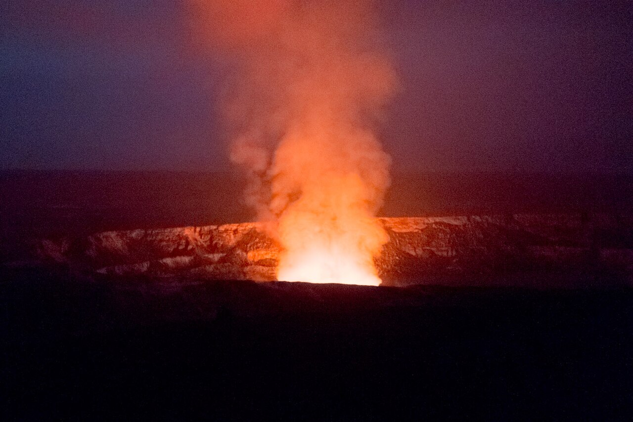 Halemaumau Crater, March 2013.jpg