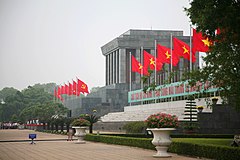 Lăng Hồ Chí Minh, công trình được xây dựng vào thập niên 1970, trên Quảng trường Ba Đình