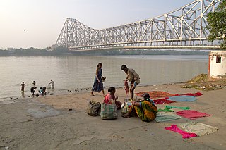 Hooghly River and the Howrah Bridge, Kolkata, India.jpg