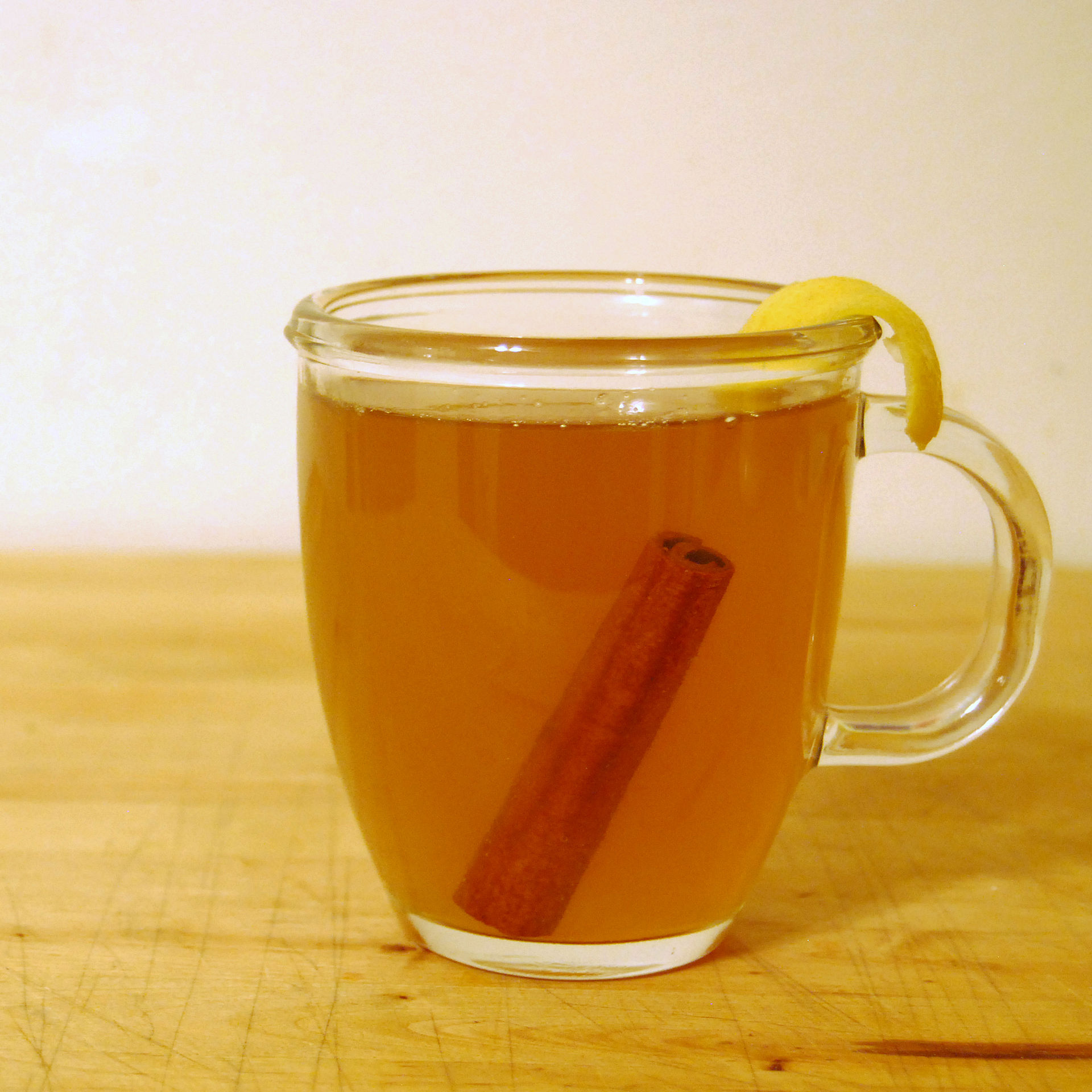 1920px-Hot_toddy_%281%29.jpg