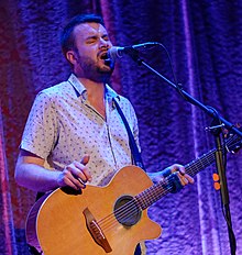 Day performing in 2013 Howie Day 2013.jpg