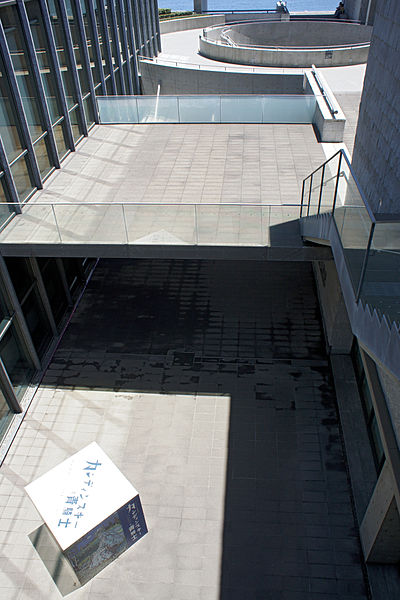 File:Hyogo prefectural museum of art03s3200.jpg