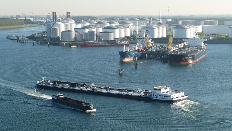 File:Inland tanker Vlissingen2.JPG