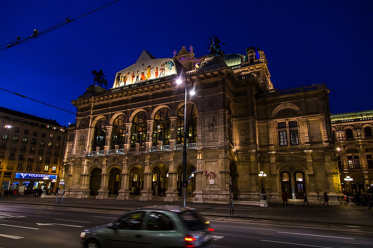 File:Innere Stadt, 1010 Vienna, Austria - panoramio (49 ...