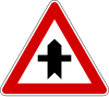 Panneaux de signalisation italiens - intersection avec droit de passage.svg