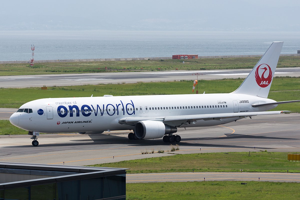 ファイル:Japan Airlines, B767-300, JA8980 (18798018584).jpg 