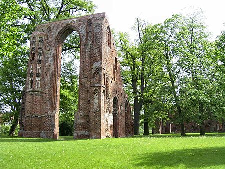 Kloster Eldena im Mai