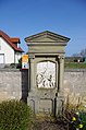 This is a picture of the Bavarian Baudenkmal (cultural heritage monument) with the ID D-6-78-150-50 (Wikidata) Kreuzweg, auf dem Friedhof, Schulgasse/Pfarrgasse 1, Herlheim, Gemeinde Kolizheim, Unterfranken, Deutschland