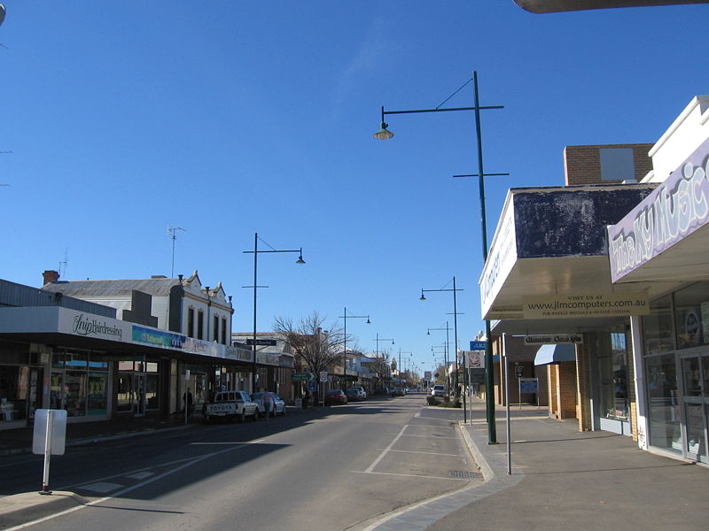 File:KyabramMainStreet.JPG