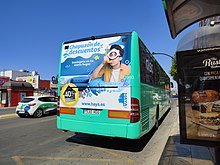 Un autobús interurbano frente al Hospital Rosell