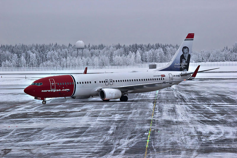 File:LN-DYM 737 Norwegian OSL.jpg