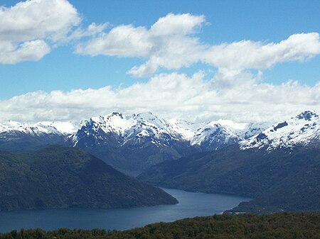 ไฟล์:Lago_Futalaufquen.JPG