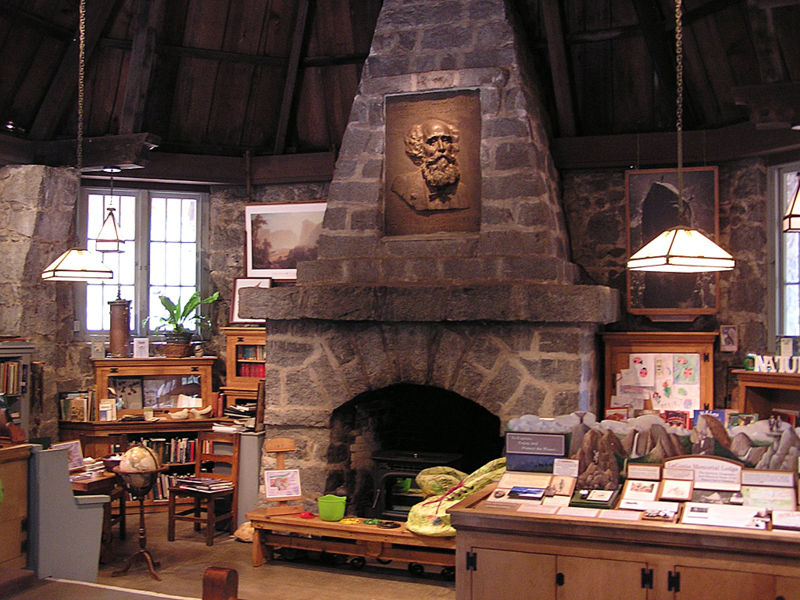 File:LeConte-Memorial-Lodge-interior.jpg