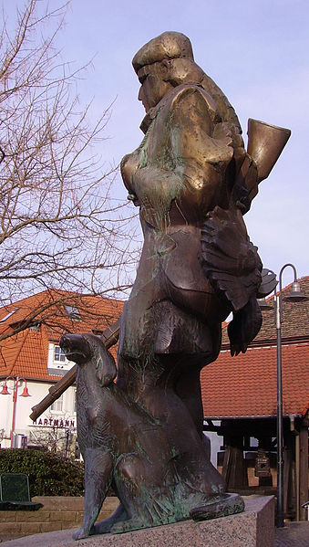 Natty Bumppo sculpture in Edenkoben, Germany