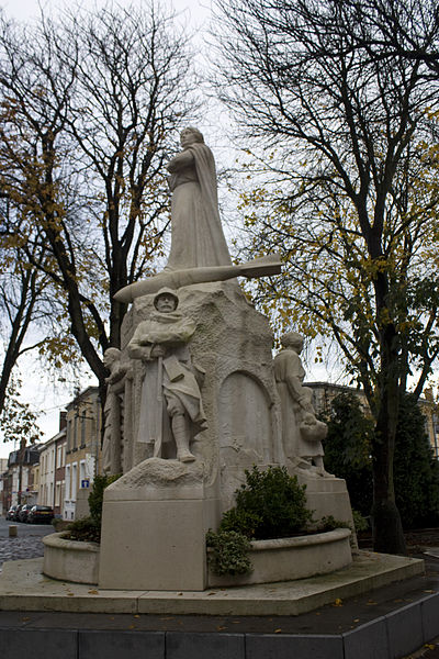 File:Lens-Monument aux morts de la première guerre mondiale (Droite).jpg