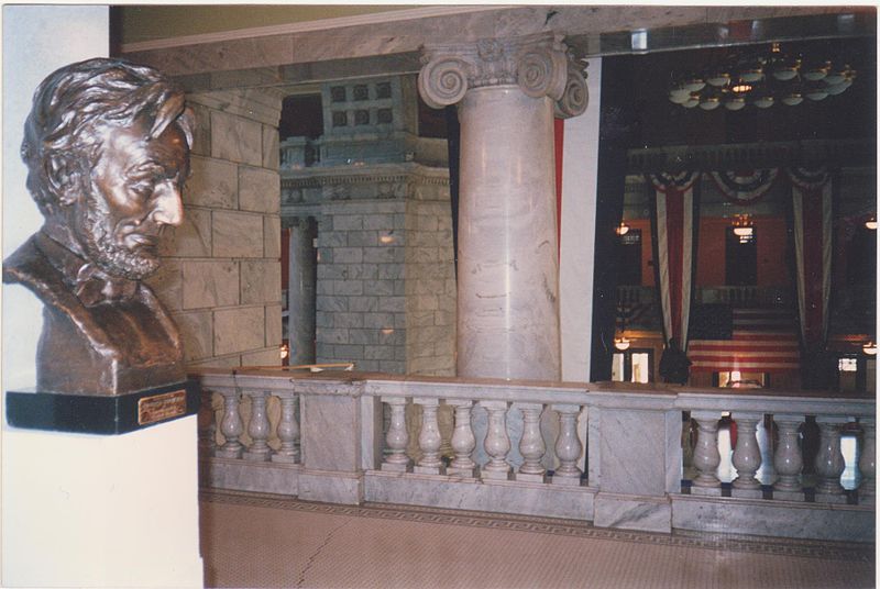 File:Lincoln-statue-utah-senate 1996.jpeg