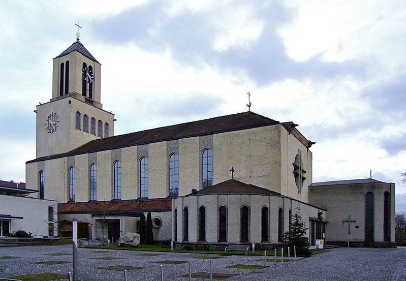 File:Linz Christkönigkirche-7.jpg