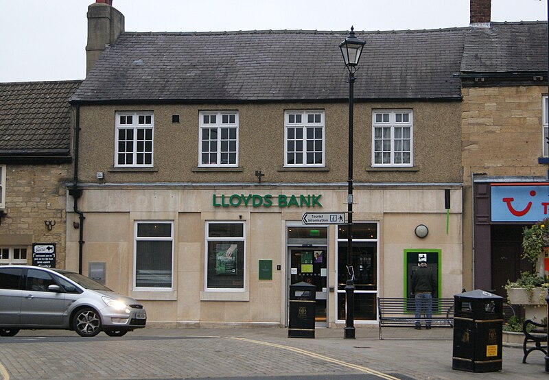 File:Lloyds TSB, Market Place, Wetherby (12th October 2013).JPG