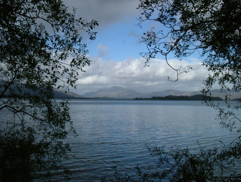 File:Loch Lomond.jpg