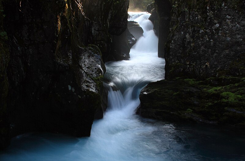 File:Long exposure of Winner Creek coming through the gorge (4139072497).jpg