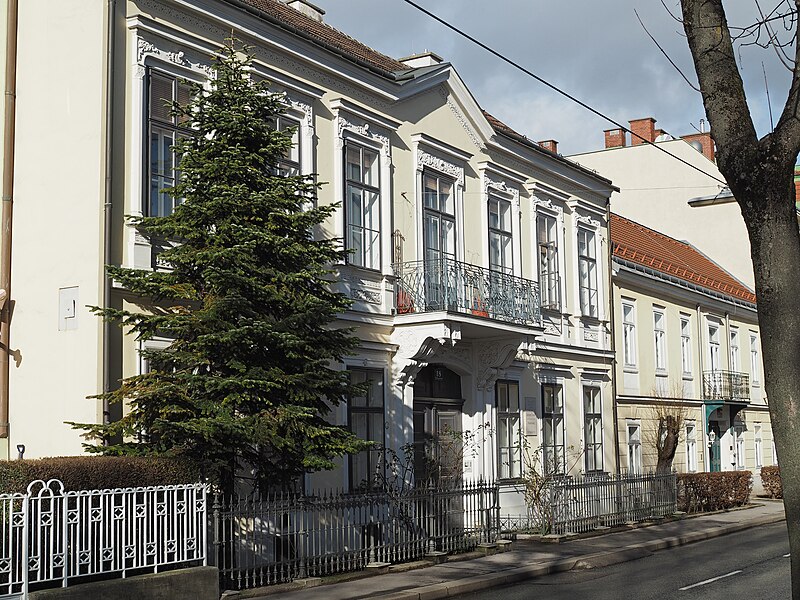 File:Maxingstraße 18, Vienna, 2018 (I).jpg