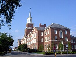 McMicken Hall, University of Cincinnati, 2005-08-19.jpg