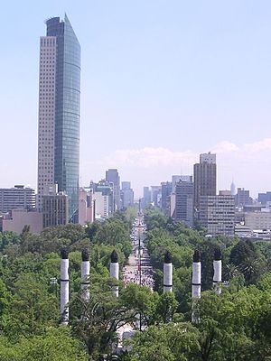 De Paseo de la Reforma gezien vanaf Chapultepec