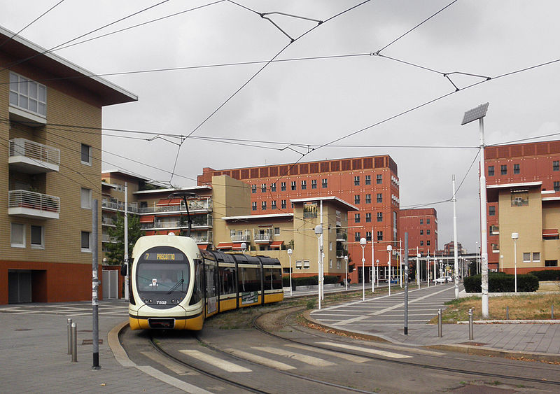 File:Milano tram Bicocca.jpg